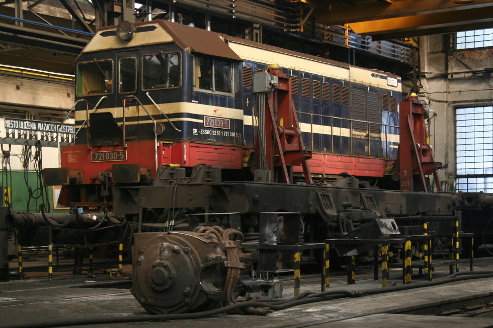 721 030-5