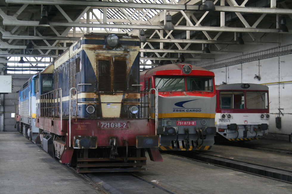 721 098-2