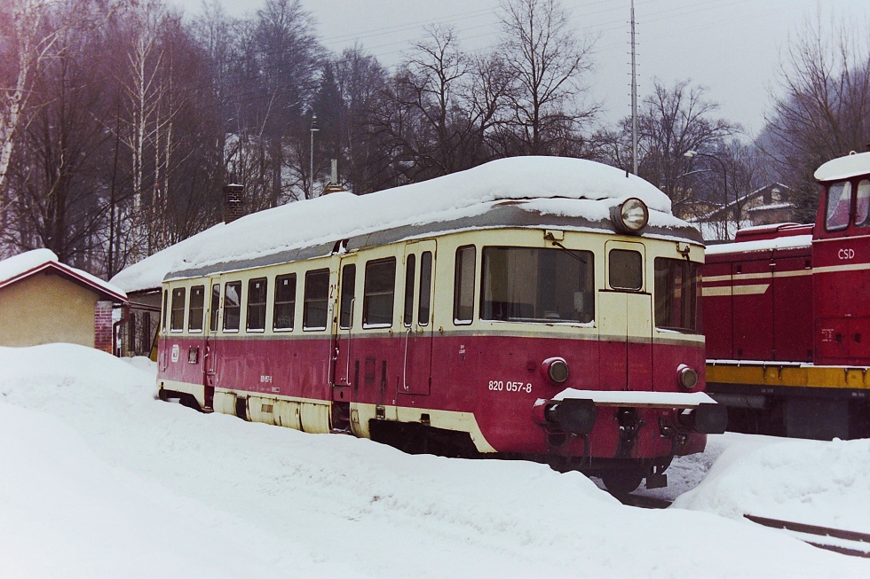 820 057-8
