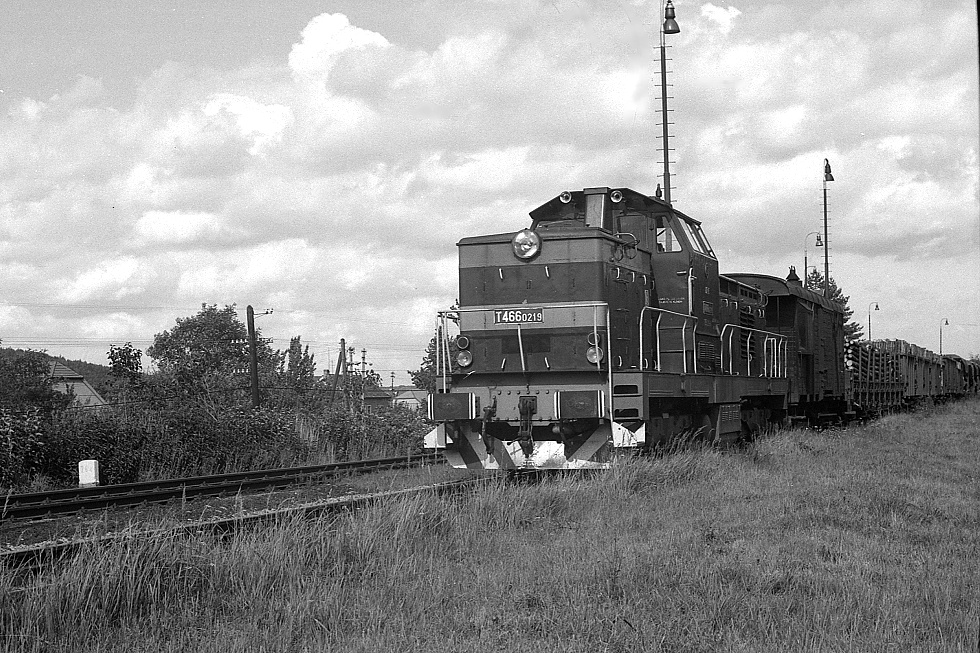 735 219-8