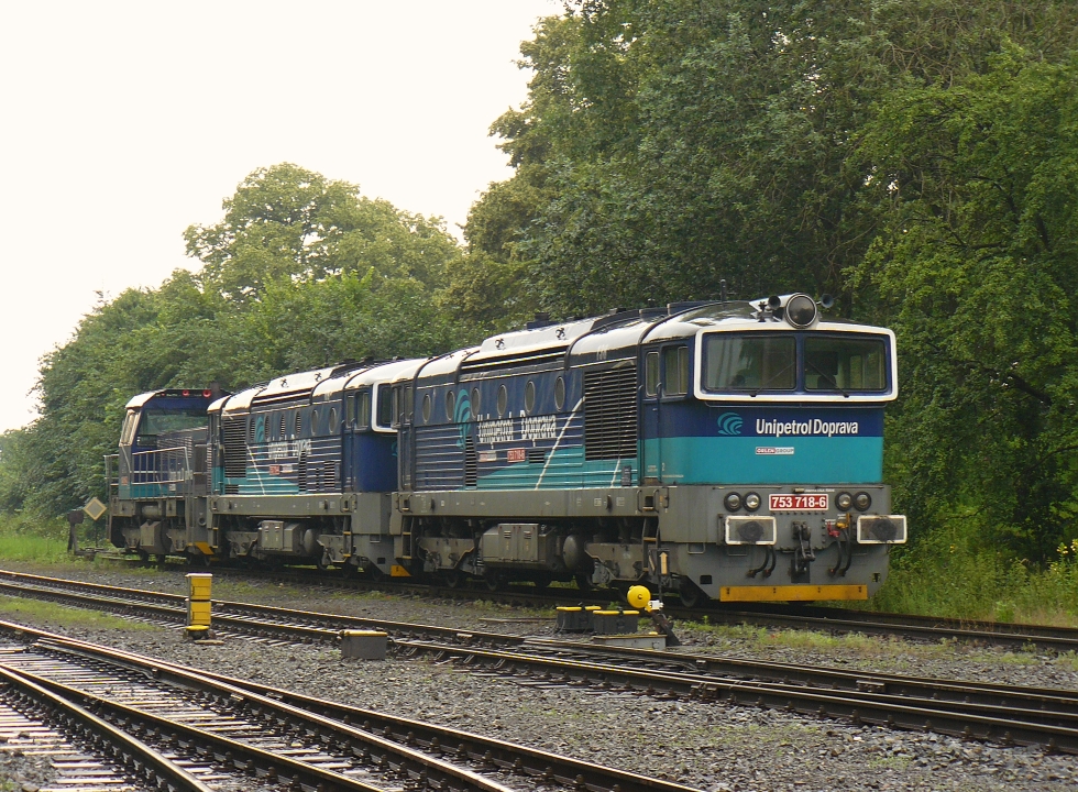 753 718-6