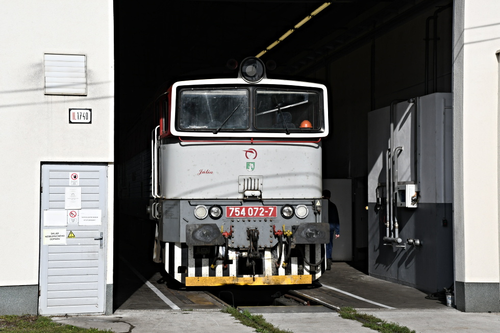 754 072-7