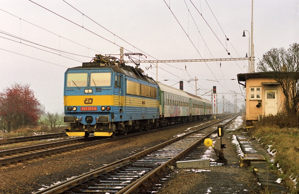 363 073-8