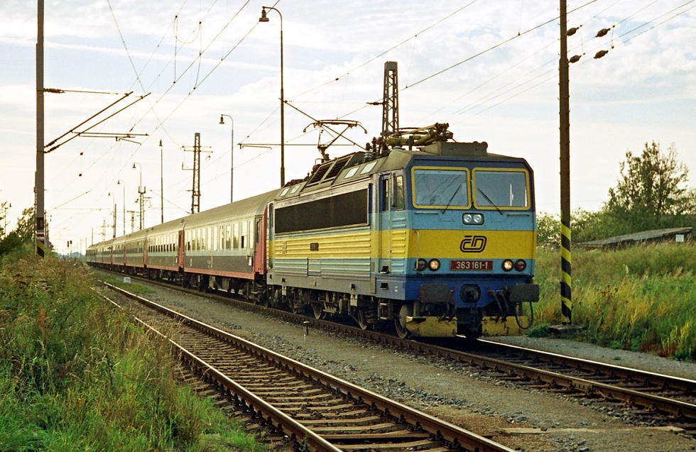 363 161-1