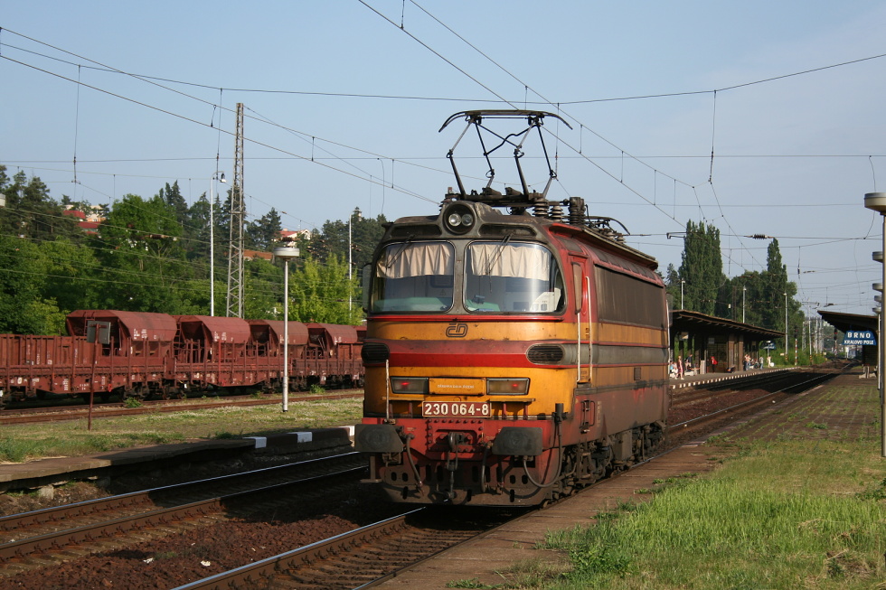 230 064-8