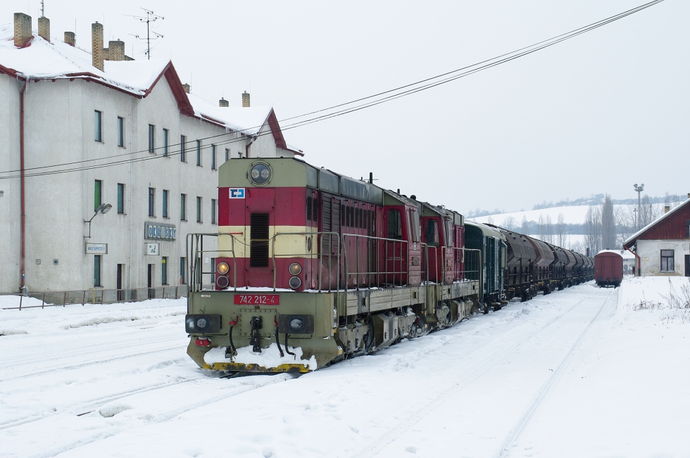 742 212-4