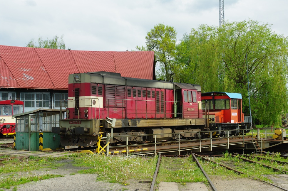 742 276-9
