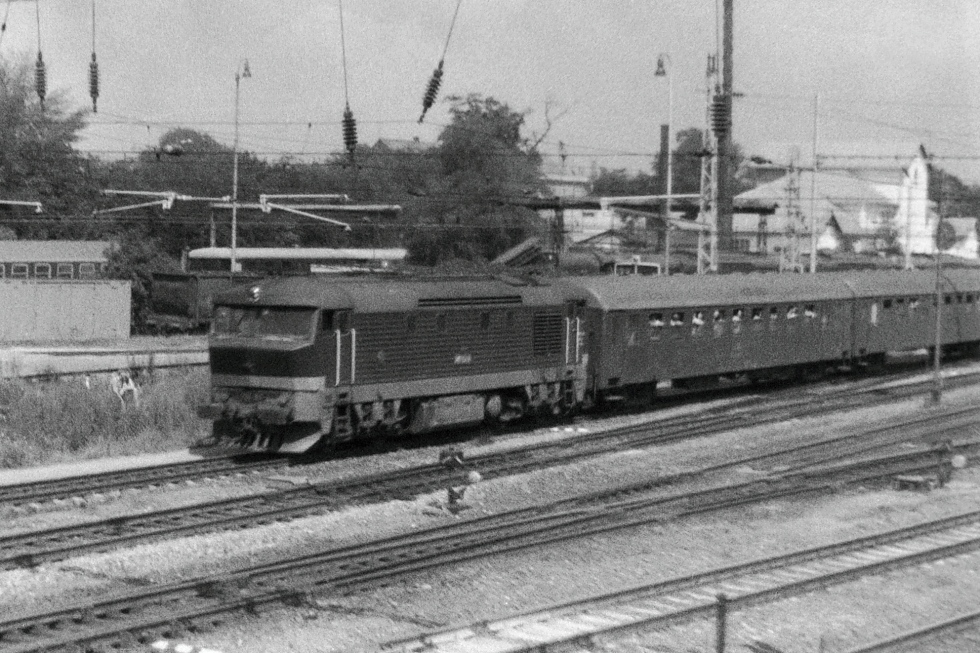 751 107-4
