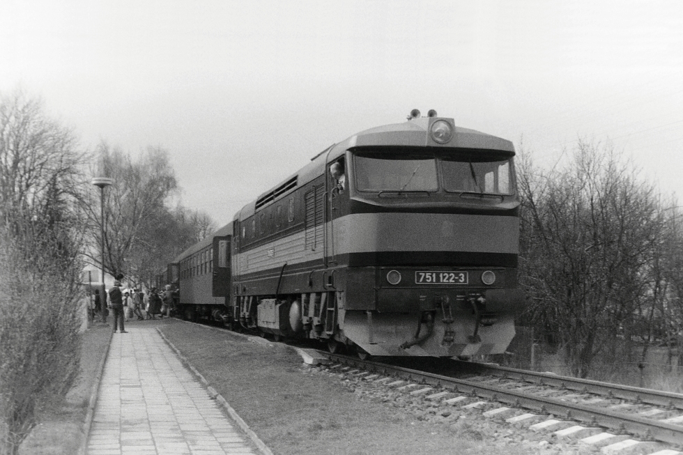 751 122-3