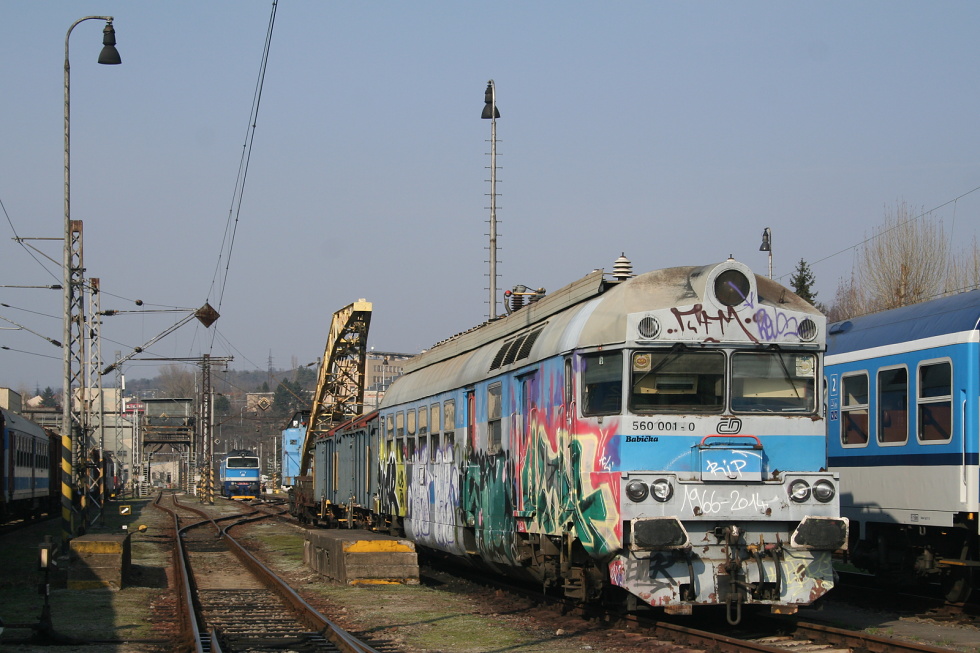 560 001-0