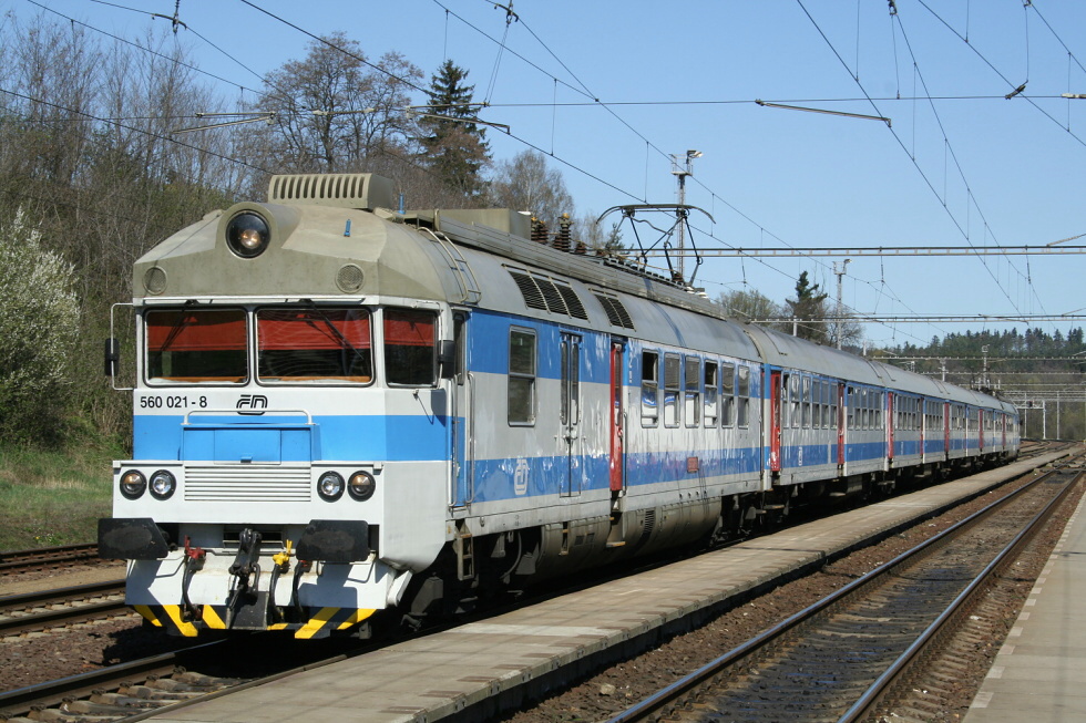 560 021-8