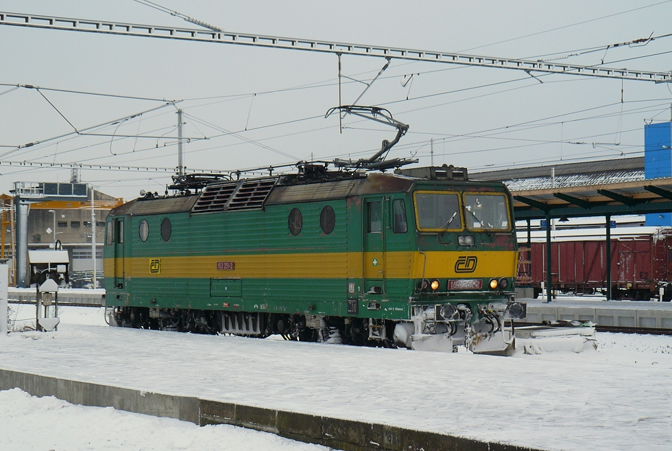 163 251-2