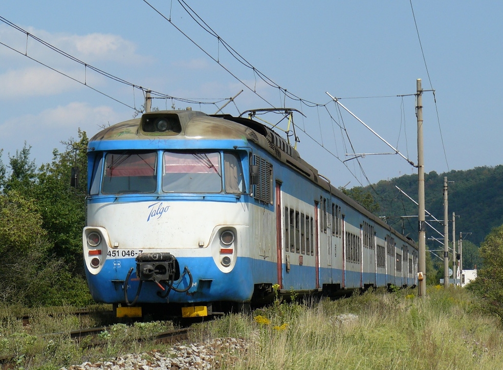 451 046-7