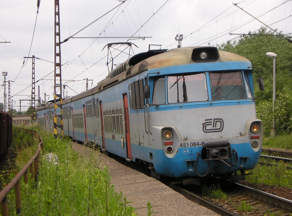 451 084-8