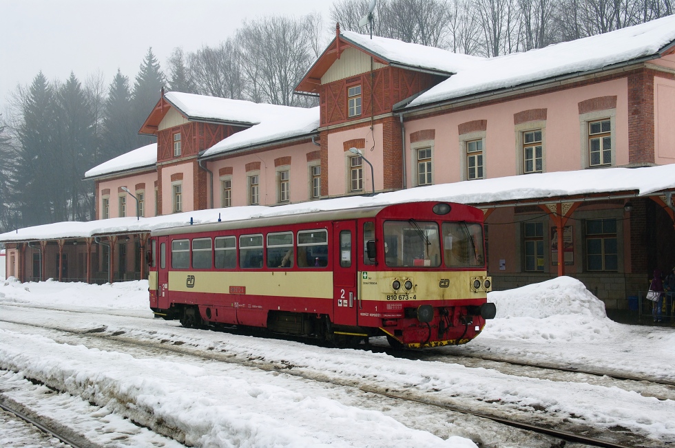 810 673-4