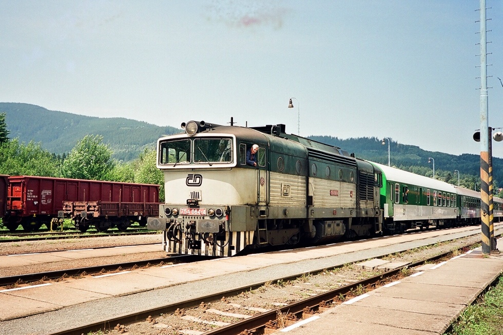 754 064-4