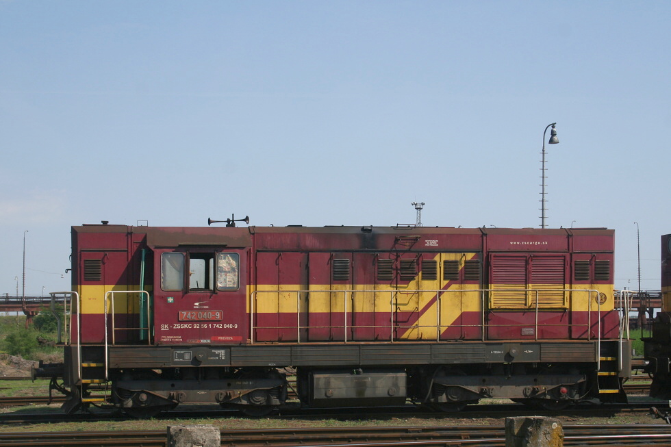 742 040-9