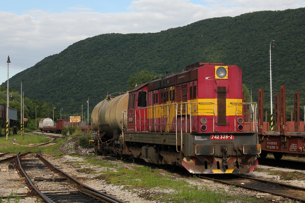 742 326-2