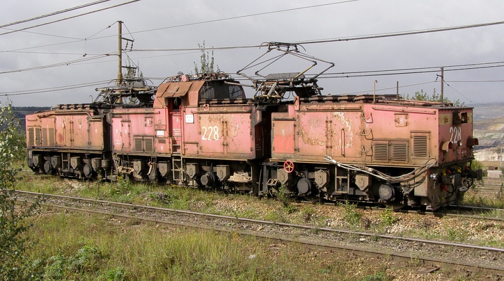 228