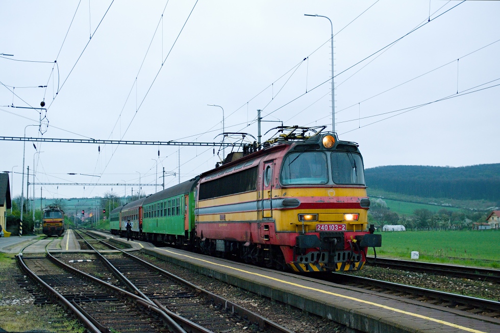 240 103-2