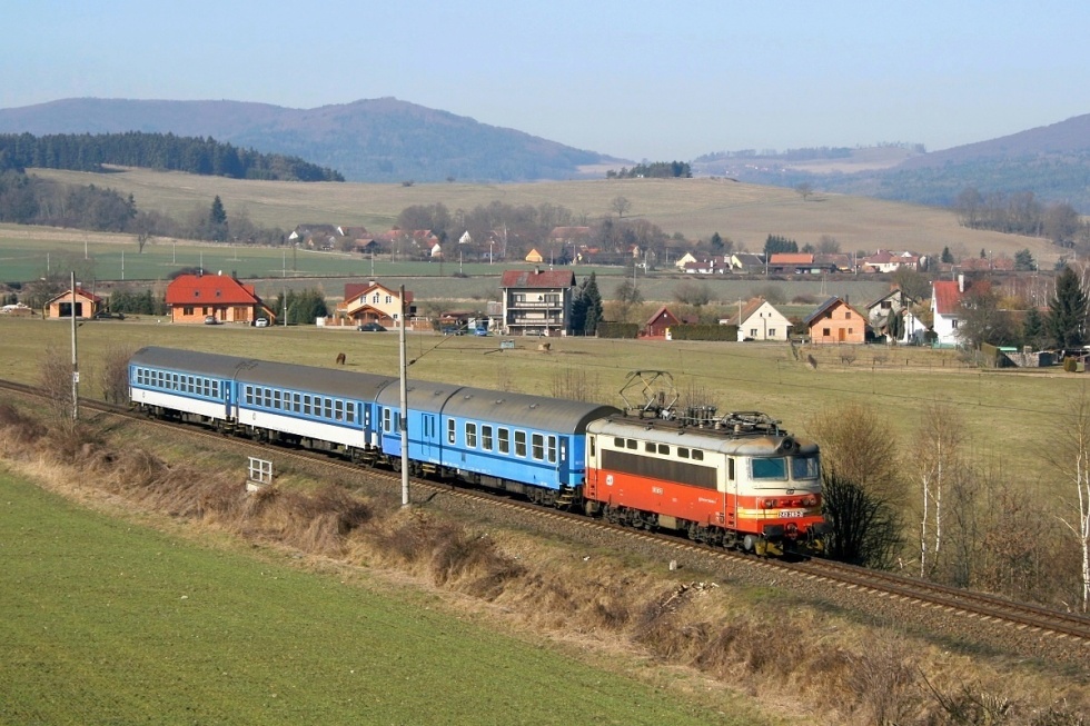 242 263-2
