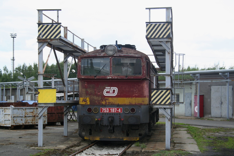 753 187-4