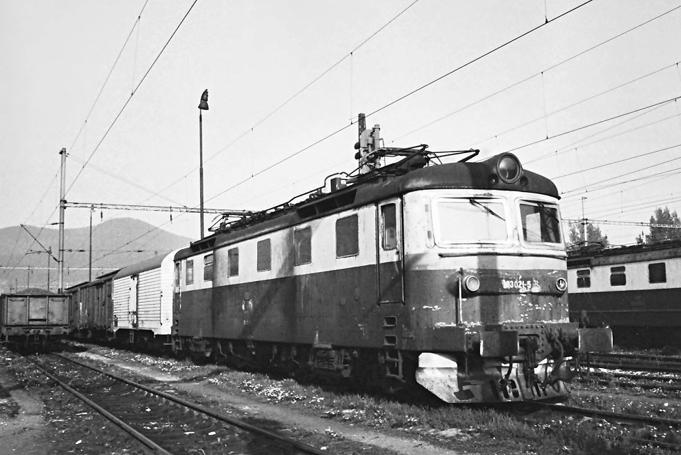 183 021-5