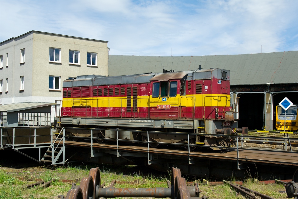 742 419-5
