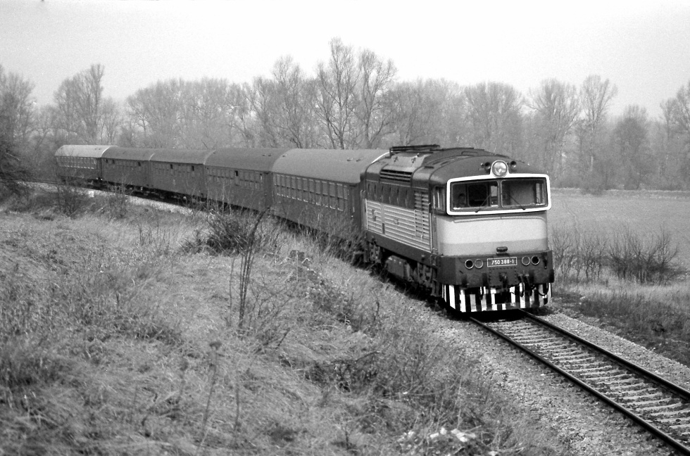 750 388-1