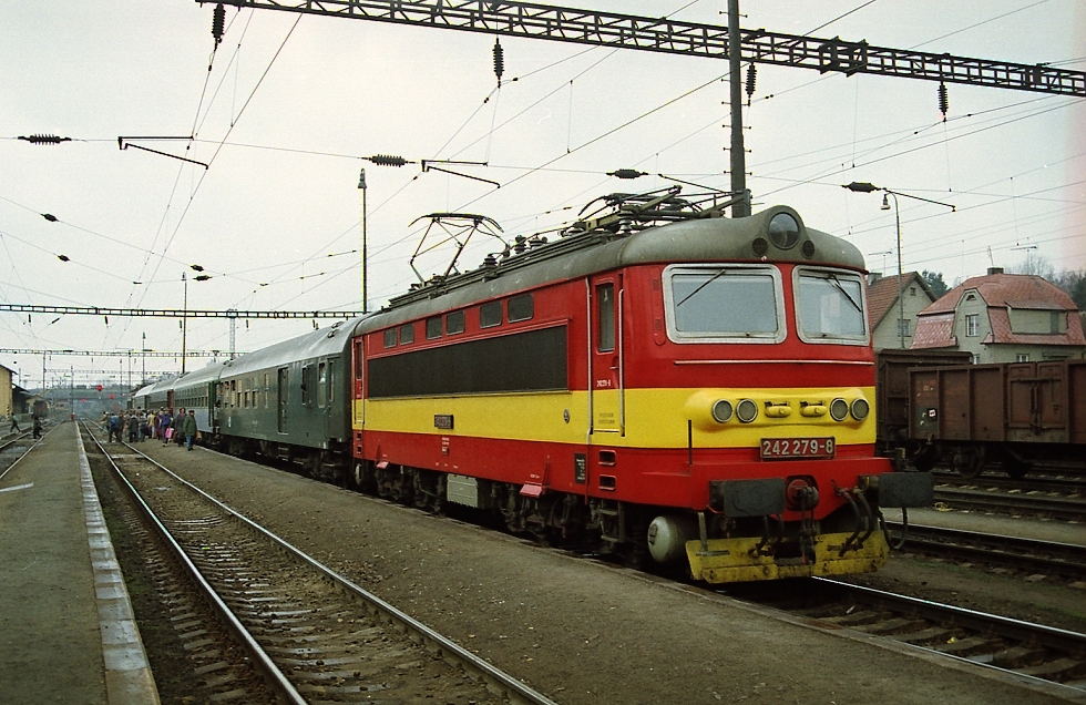 242 279-8