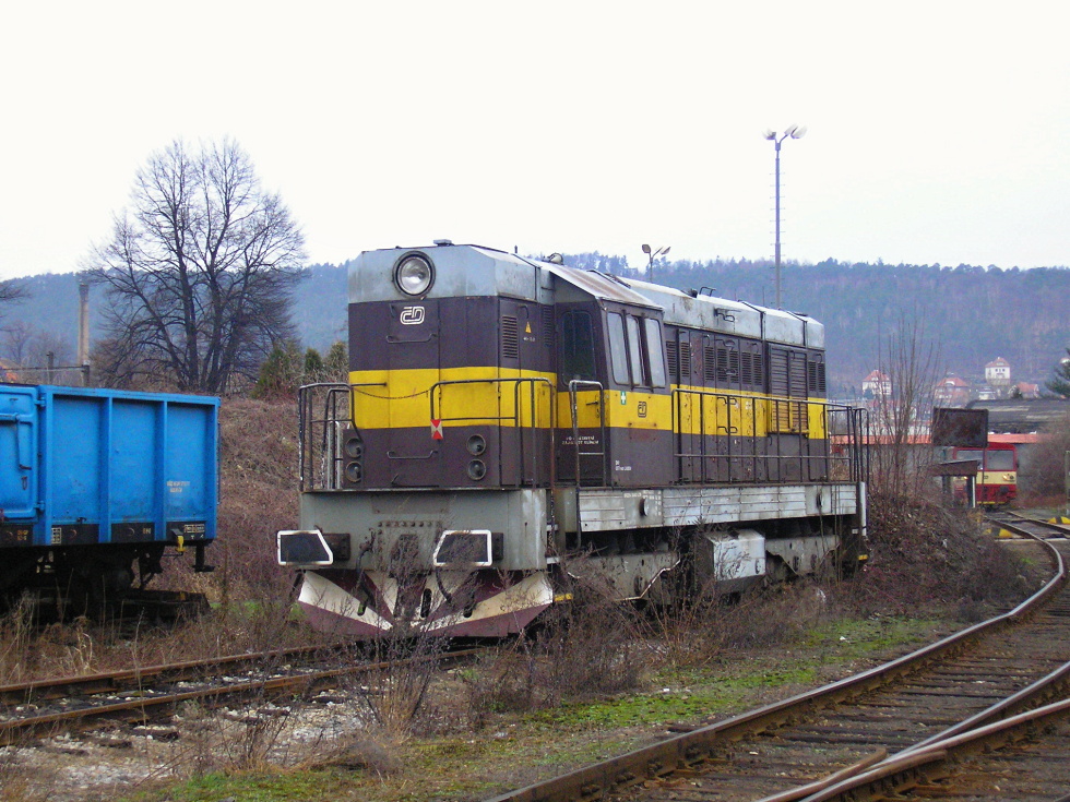 742 057-3