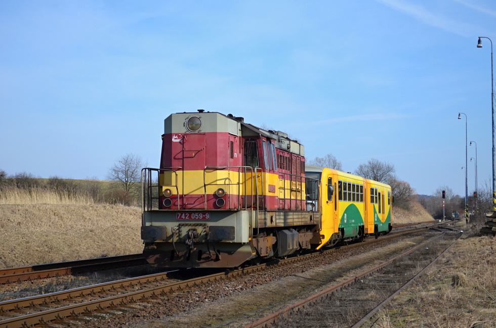 742 059-9