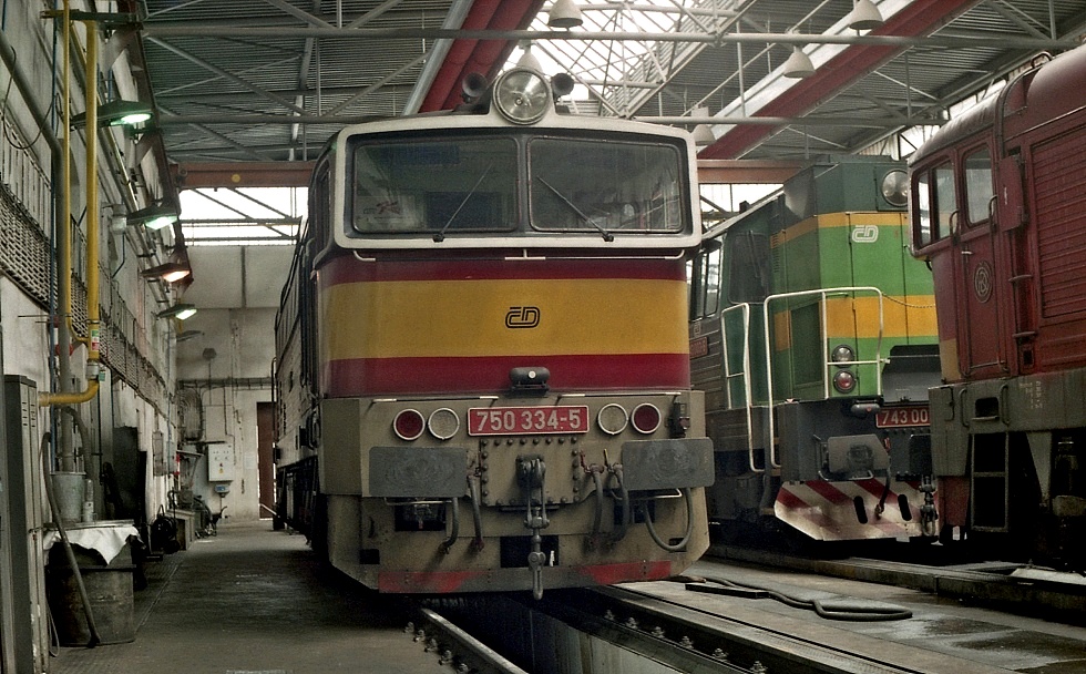 750 334-5