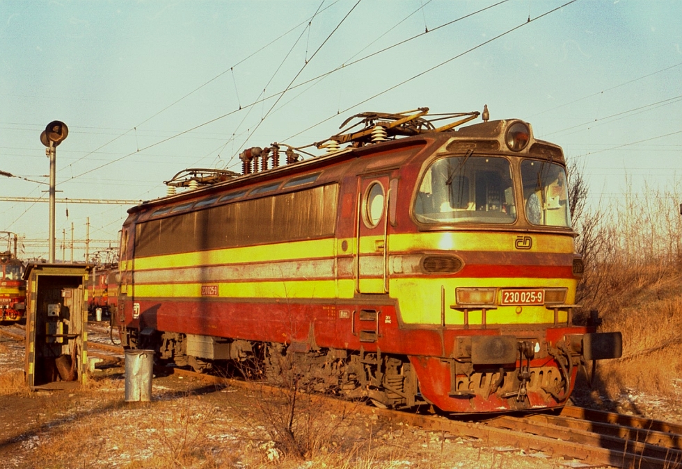 230 025-9