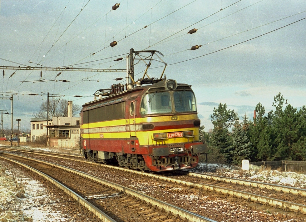 230 025-9