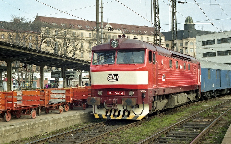 749 242-4