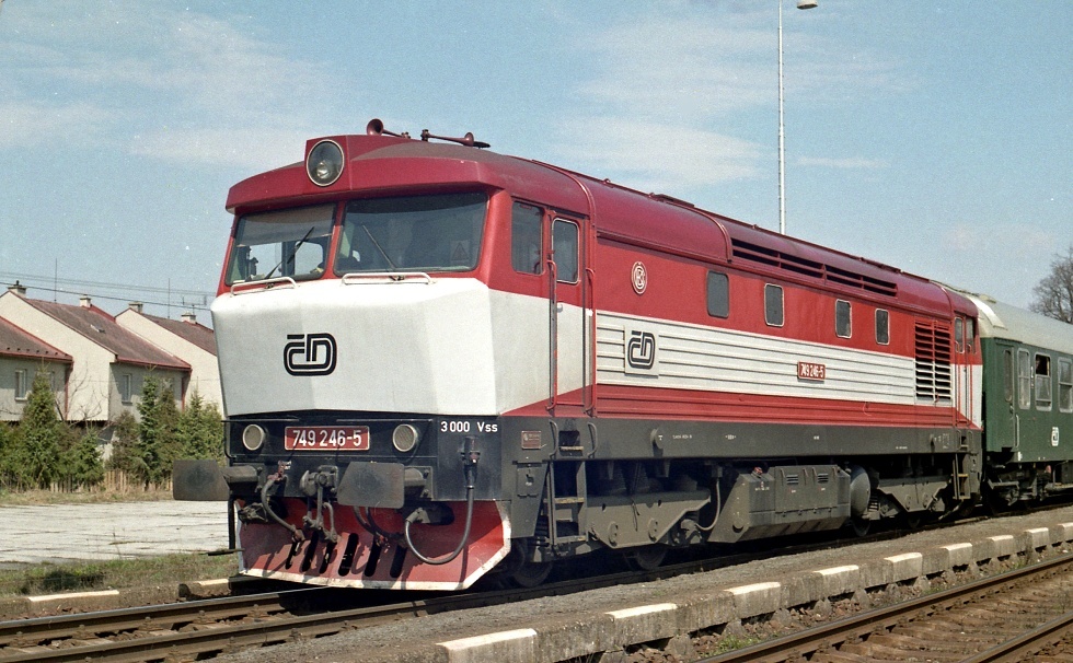 749 246-5