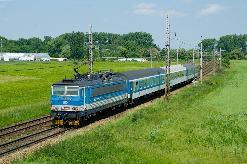 162 040-0