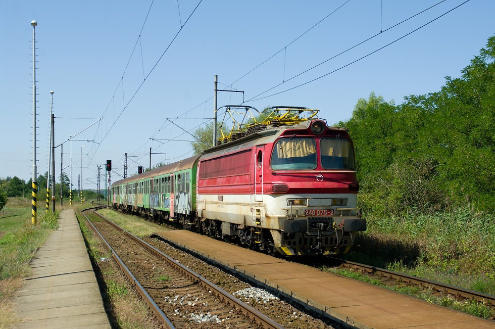 240 075-2
