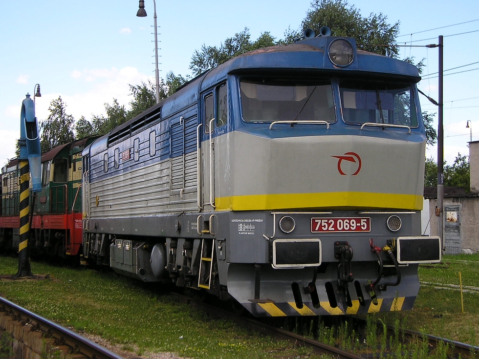 752 069-5