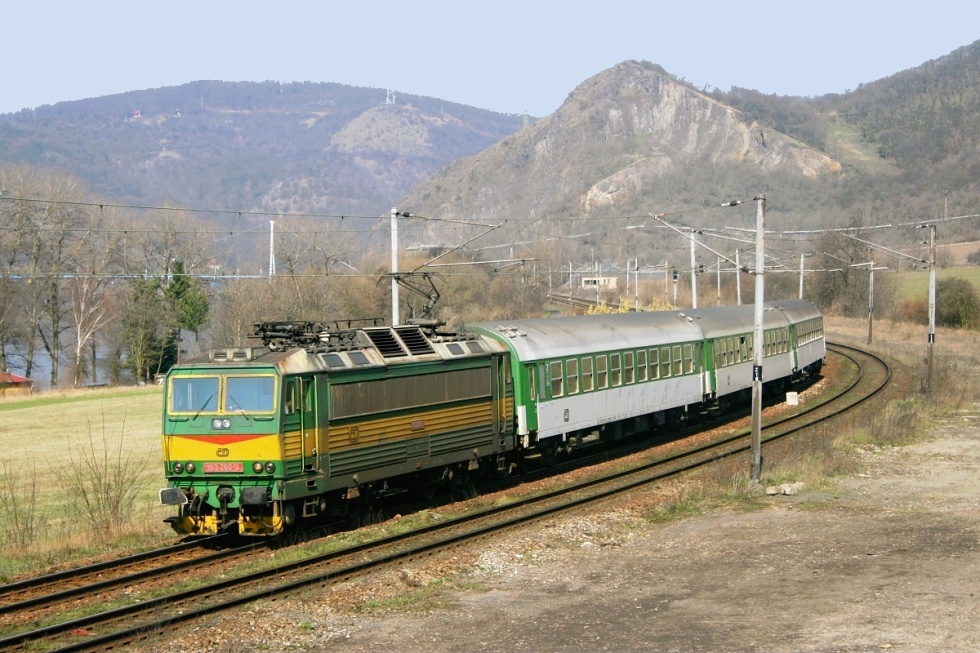 163 260-3