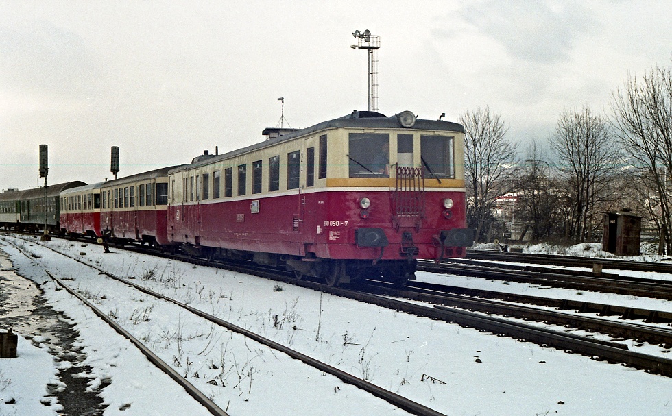 830 090-7