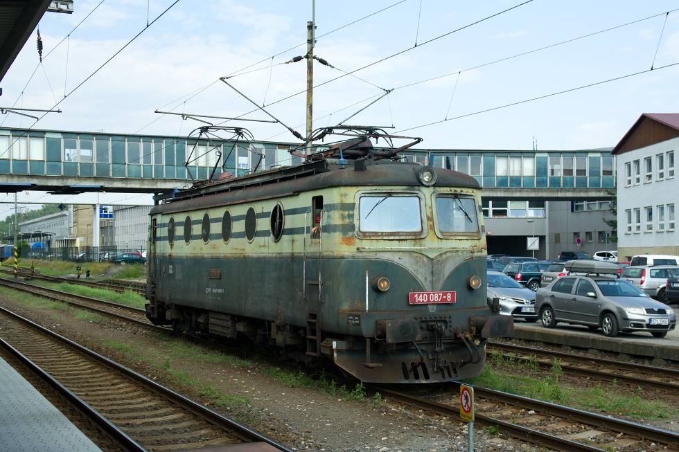 140 087-8