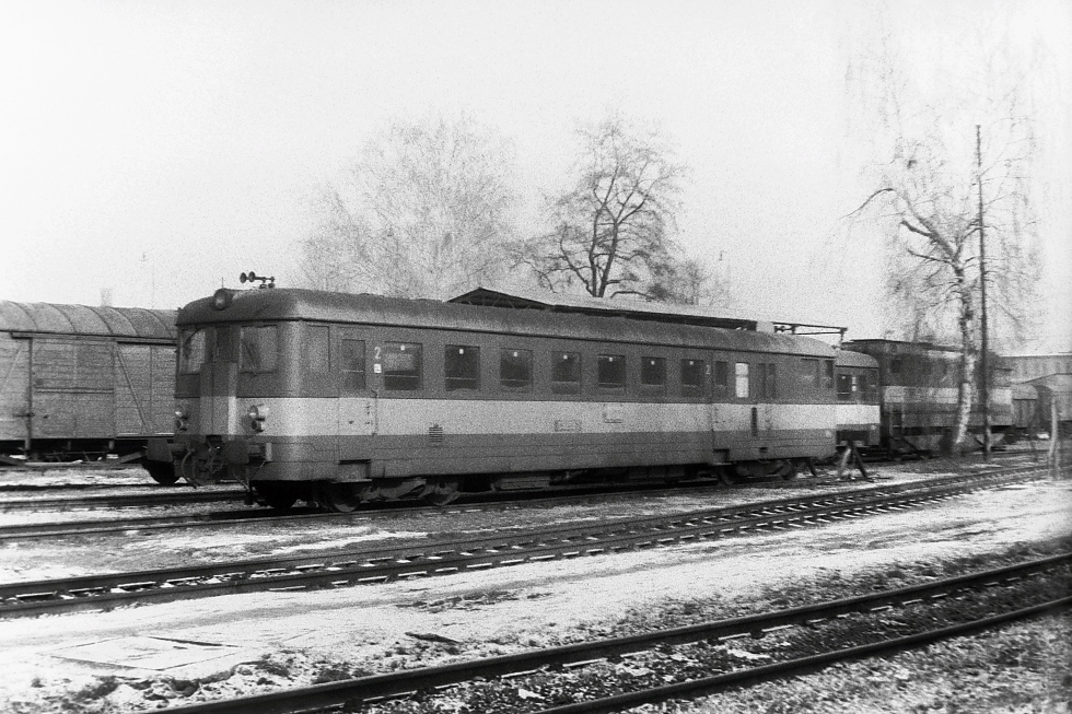 831 233-2