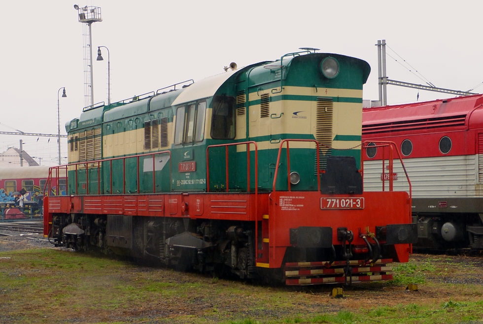 771 021-3
