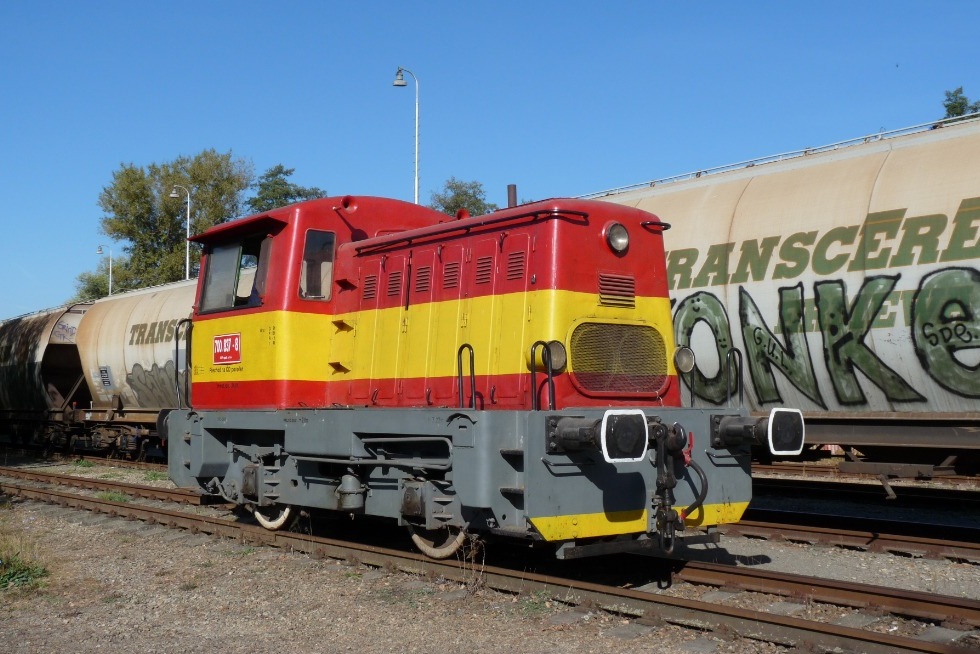 700 837-8