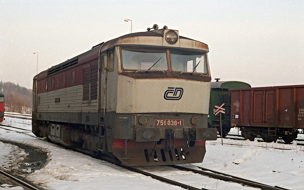 751 038-1