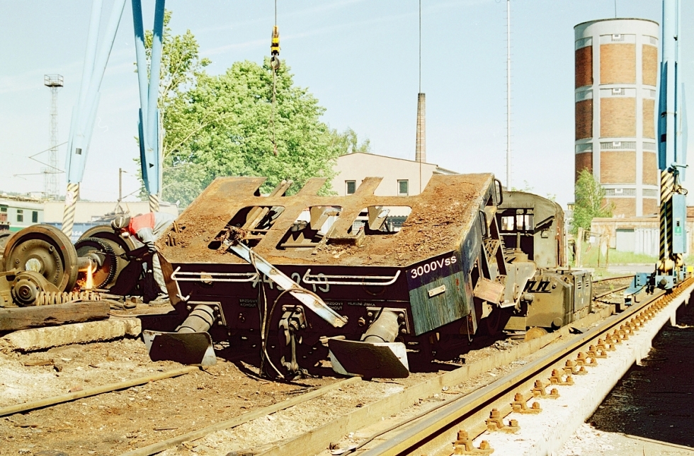 749 249-9