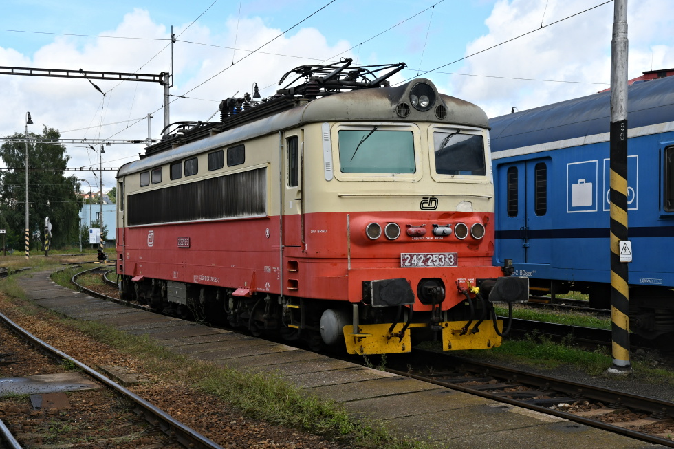 242 253-3
