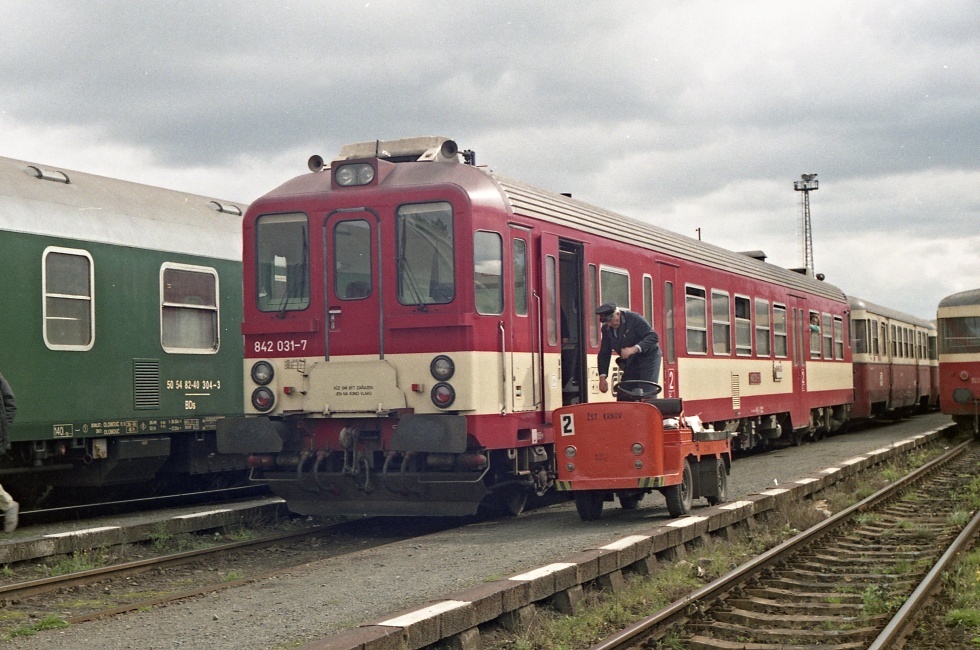 842 031-7